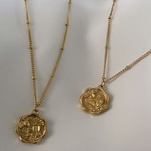 Dainty 18K Gold Flower Pendant | Minimalist Flower Necklace